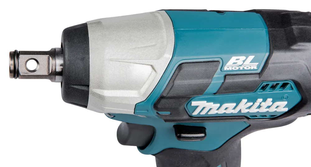 Pildil on näha Makita TW161DSAJ akulöökmutrikeeraja otsik ja selle korpus.