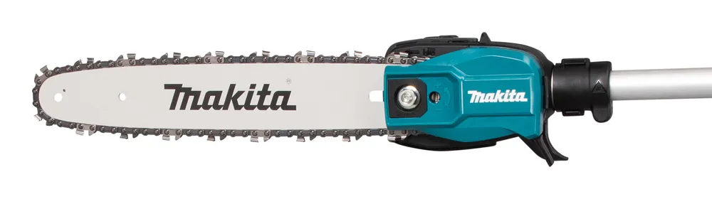 Pildil on Makita akutoitel teleskoop-oksasaag UA003GZ XGT, mis on varustatud saeketi ja saeteraga, ning nähtaval on ka...