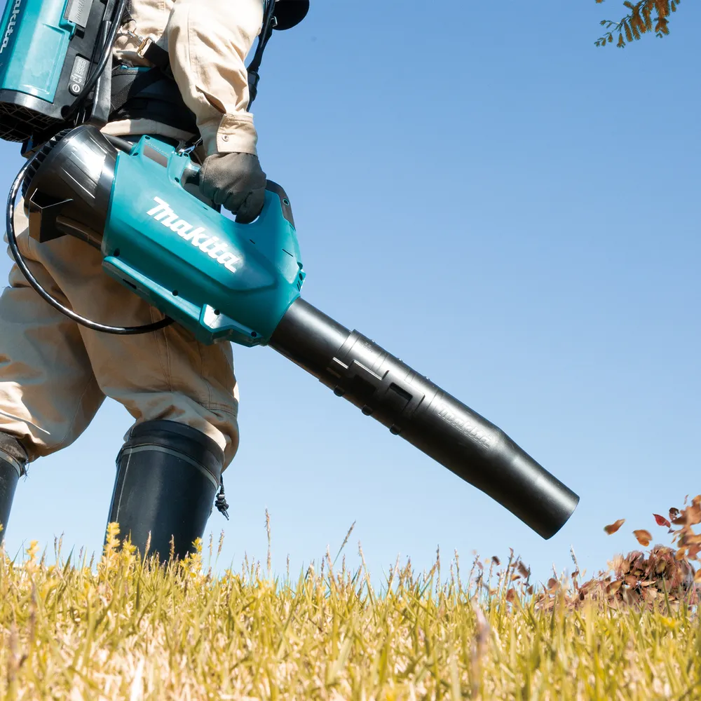 Makita cordless blower UB001CZ, without battery and charger