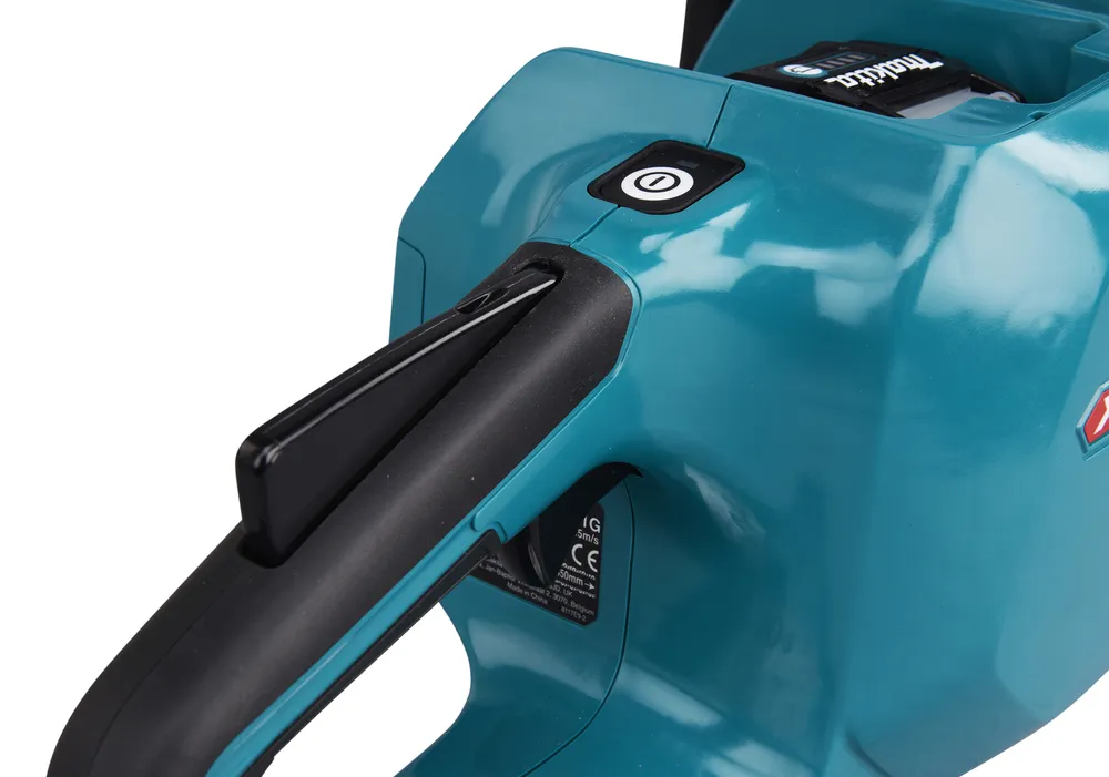 Makita аккумуляторная цепная пила UC011GT101, XGT