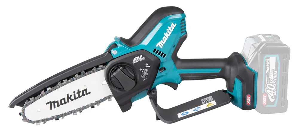 Pildil on Makita akuoksasaag UC029GZ, XGT, mis koosneb sinise-musta värvi terasest ja plastikust.