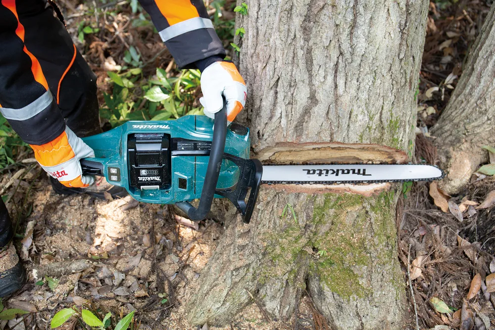 Makita аккумуляторная цепная пила UC030GZ01, XGT, без аккумулятора и зарядного устройства
