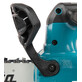 Pildil on näha detail Makita akukettsaest UC031GZ, kus keskendutakse selle turvakäepidemele ja ketile.