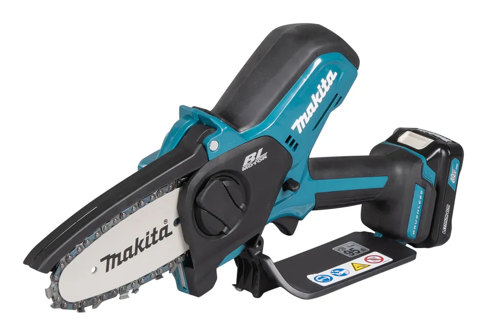 Pildil on näha Makita akutoitel töötav oksasaag UC100DWA koos akuga.