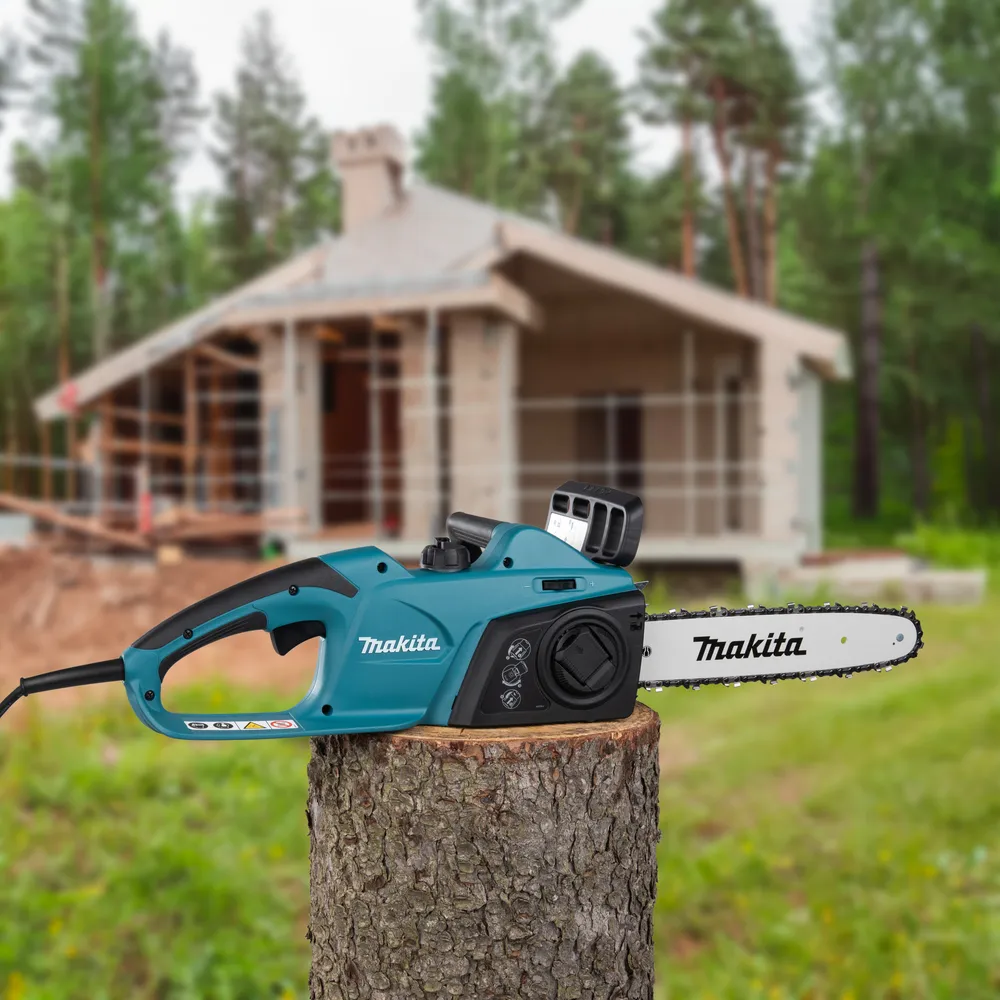 Makita electric saw UC3041A