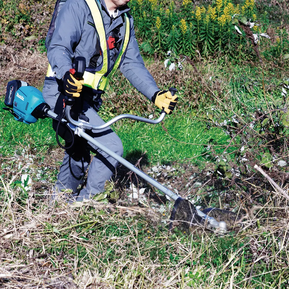 Makita cordless brush cutter and grass trimmer UR013GZ05, XGT, without battery and charger