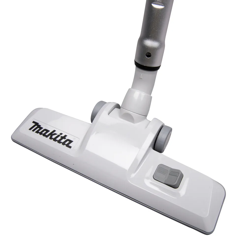 Pildil on näha Makita akuga vee- ja tolmuimeja VC003GLZ otsak, millel on brändi logo.