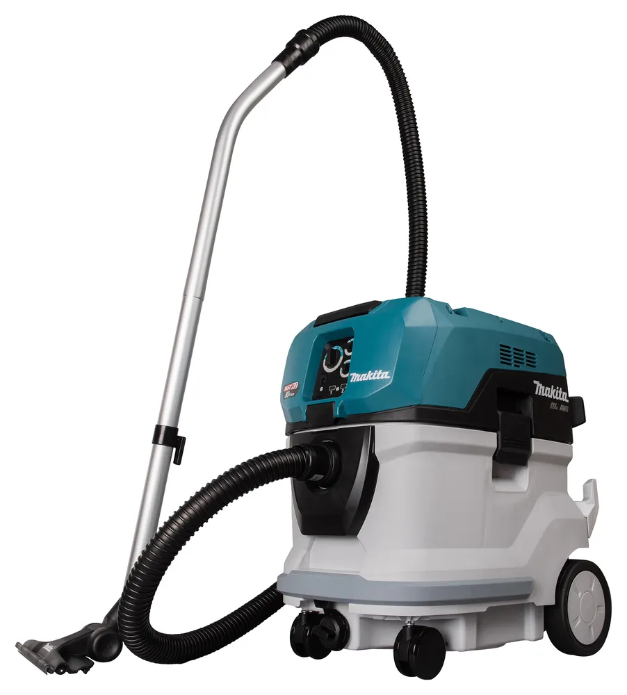 Pildil on näha Makita akuga vee- ja tolmuimeja VC006GMZ01, mis on varustatud toru ja voolikuga.