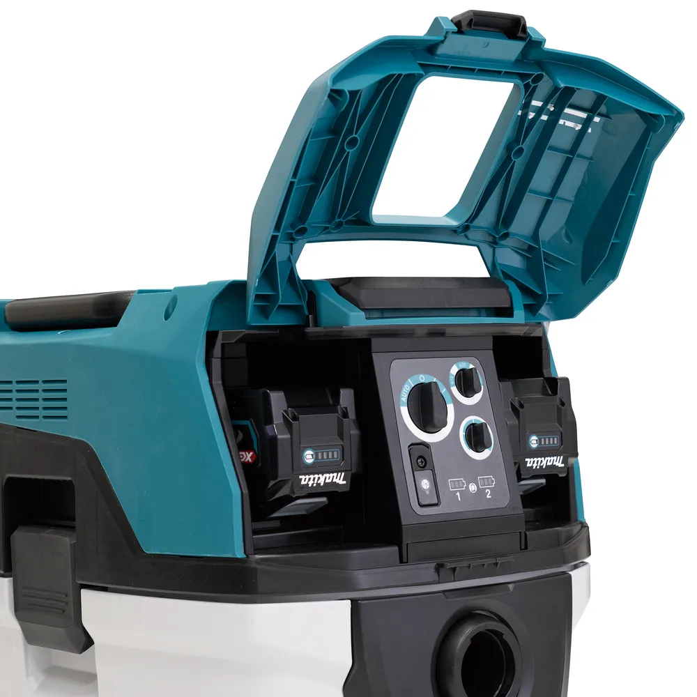 Pildil on Makita akuga vee- ja tolmuimeja VC006GMZ01 koos erinevate filtrikomponentidega.