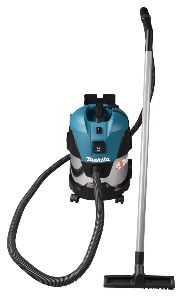 Pildil on Makita vee- ja tolmuimeja VC2012L, millel on toru ja otsik, mis on valmis koristama.
