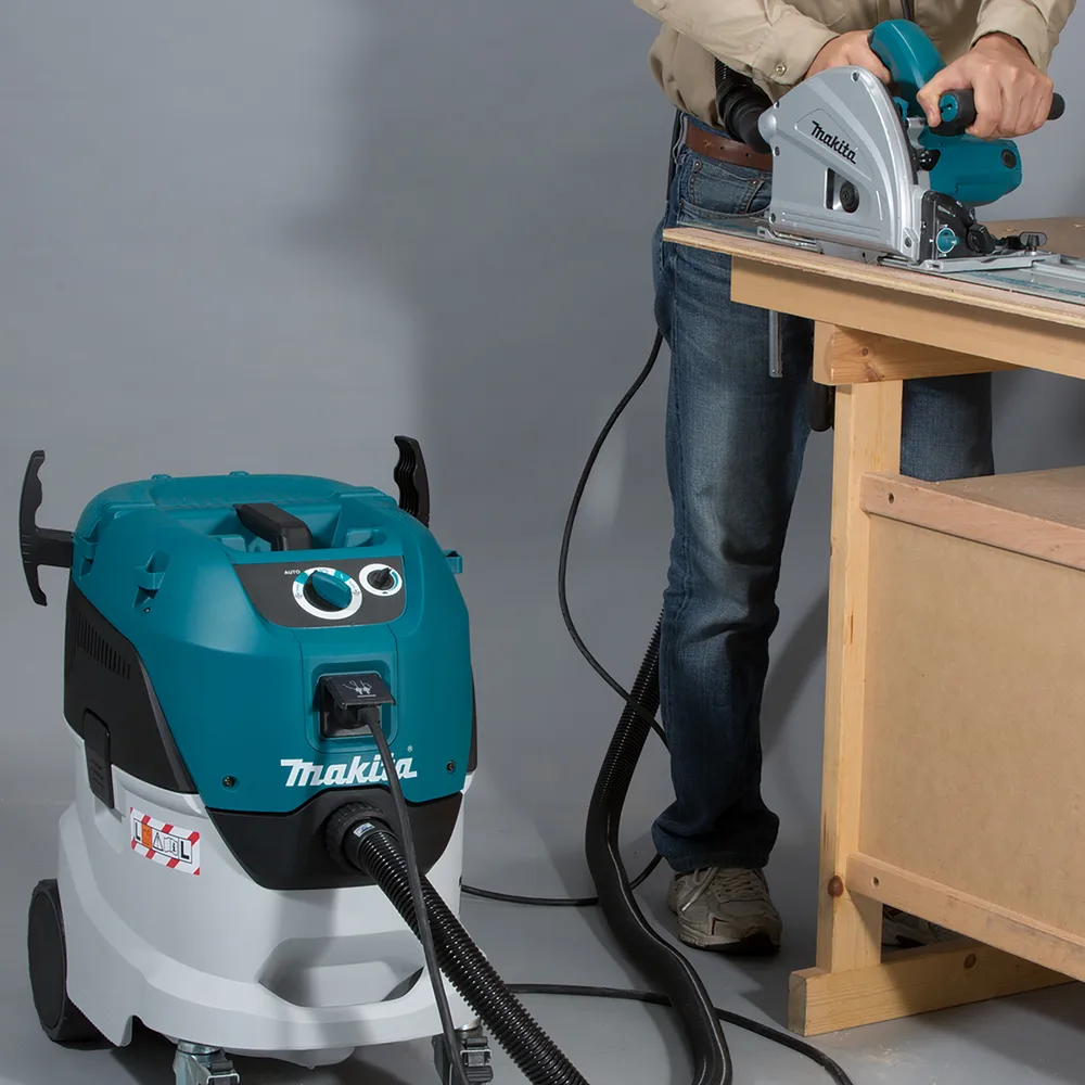 "Makita" vandens ir dulkių siurblys VC4210L