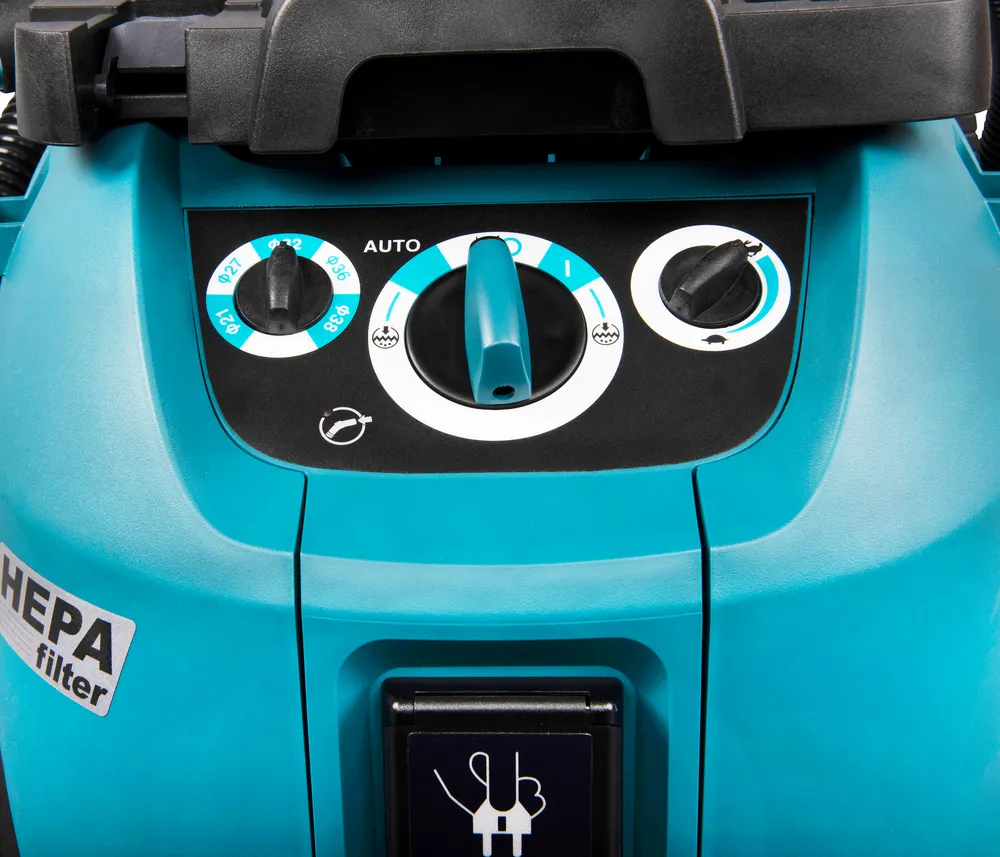 Makita ūdens un putekļu sūcējs VC4210M