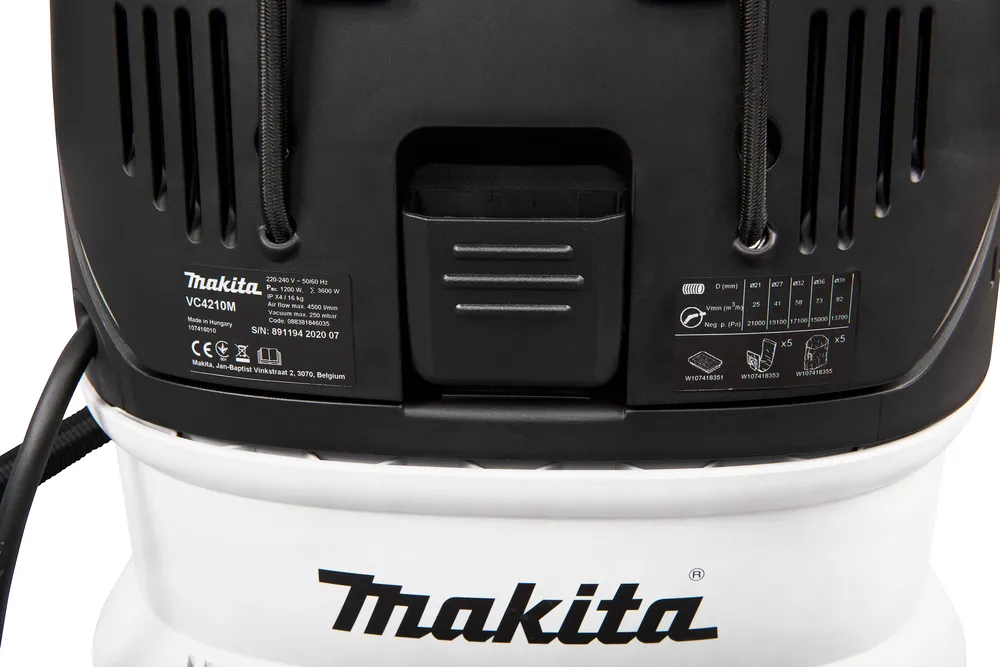 Makita ūdens un putekļu sūcējs VC4210M