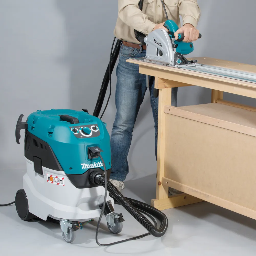 Makita ūdens un putekļu sūcējs VC4210M
