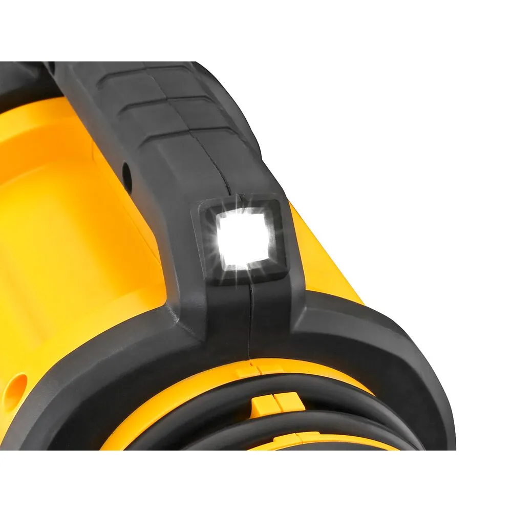 Pildil on näha DeWalt akutoitega kompressori käepide ja osa korpusest, koos sisse lülitatud LED-valgustiga.