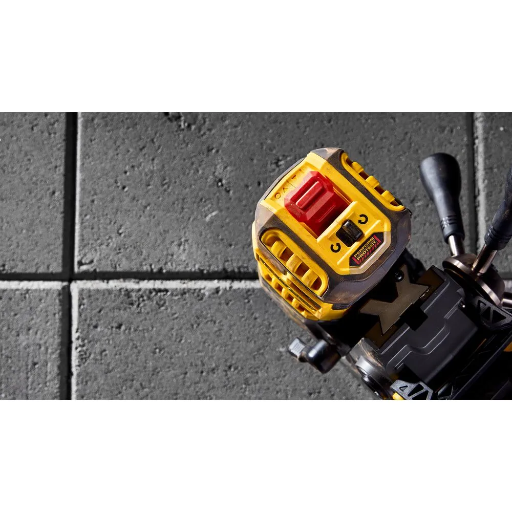 Pildil on näha DeWalt akutoitel magnetpuurpink DCD1623N-XJ.