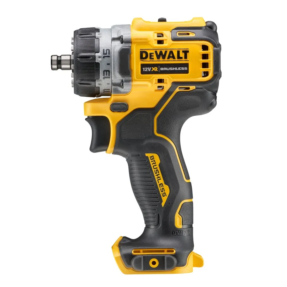 Pildil on näha kollane ja must DeWalt akutrell, millel on metallist padrun ja silmapaistev "DEWALT 12V XR BRUSHLESS" logo.