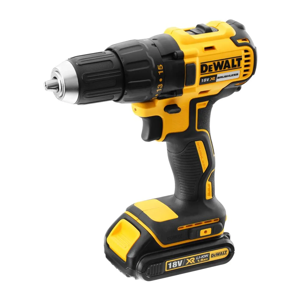 Pildil on Dewalt DCD777S2T akutrell koos akuga.