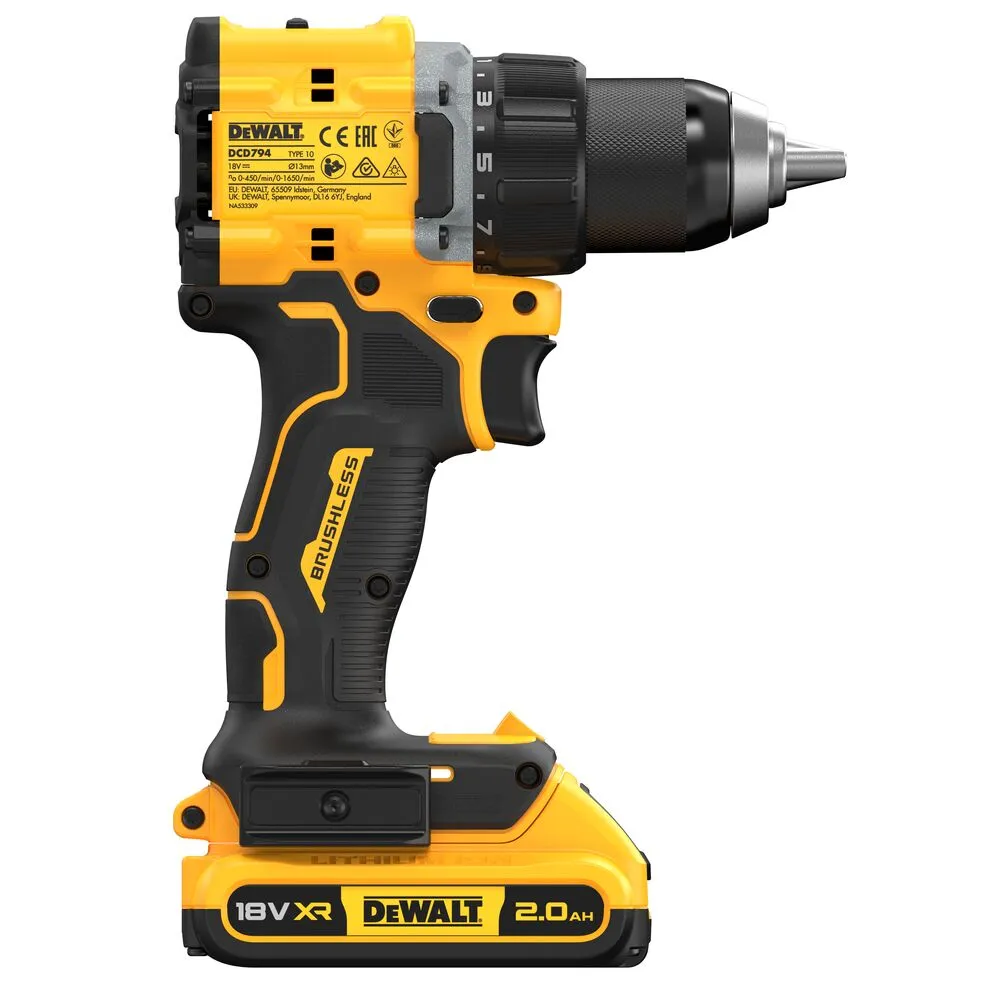 Pildil on näha DeWalt akutrell koos akude ja laadijaga.