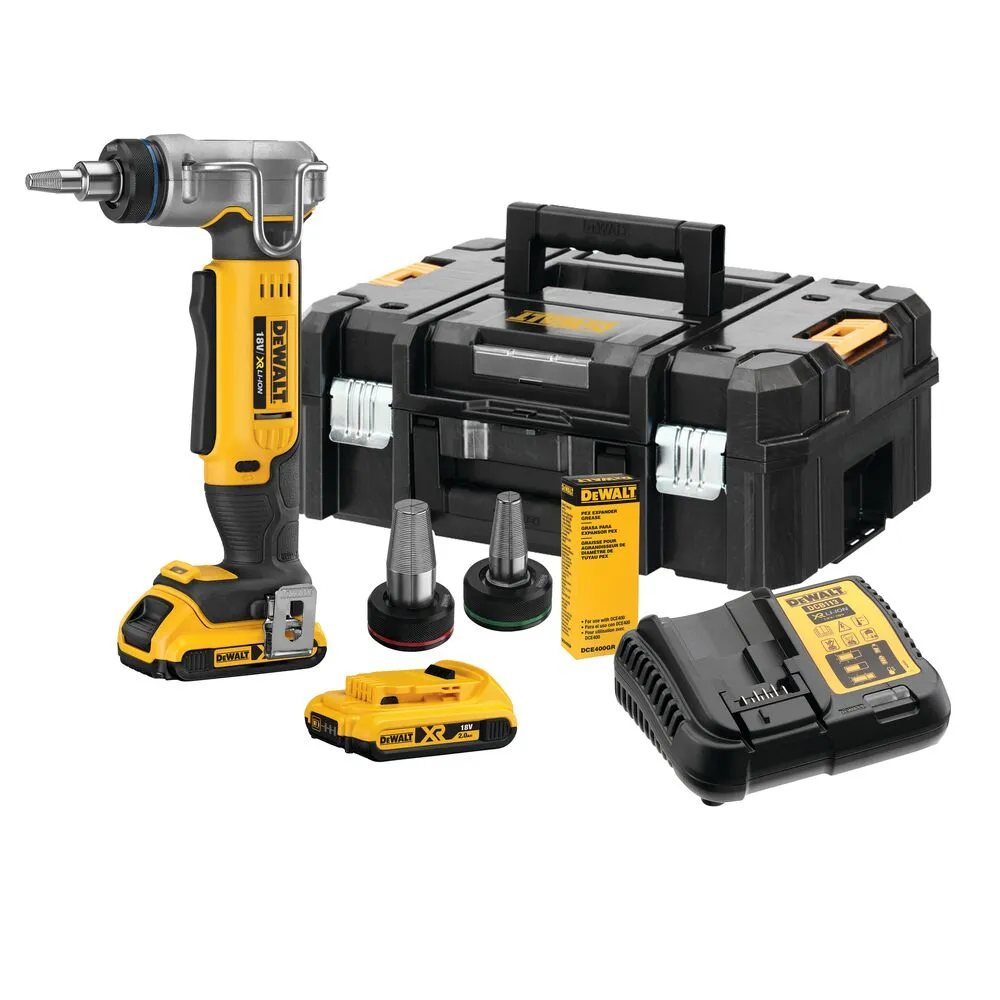 Pildil on näha Dewalt torulaiendaja DCE400D2, mis on riputatud töömehe teksapükste külge tööplatsil.