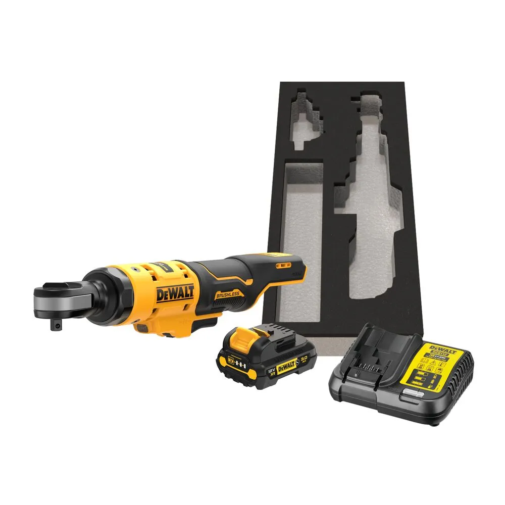 Pildil on näha DeWalt aku-narre koos aku, laadija ja transpordikohvri sisuga.
