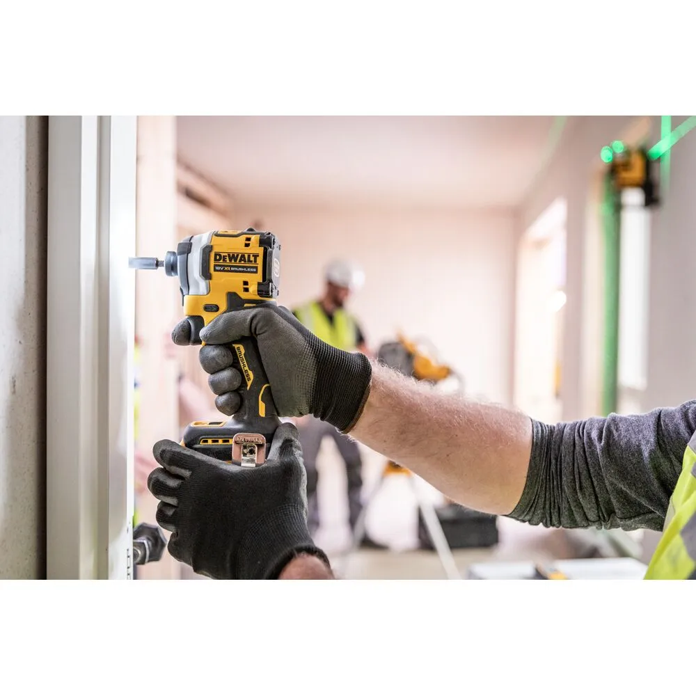 DeWalt аккумуляторный импульсный гайковерт DCF850E2T-QW