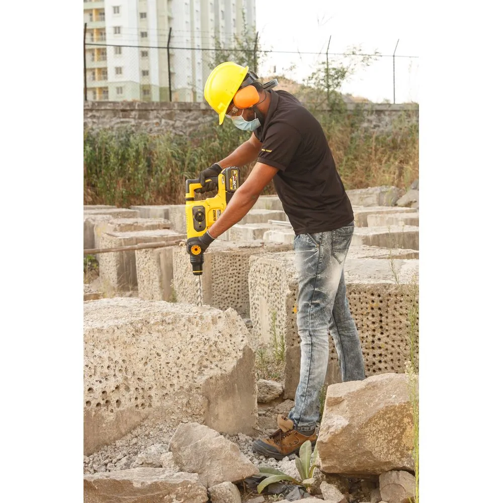 Cordless hammer drill DeWalt Flexvolt DCH481X2