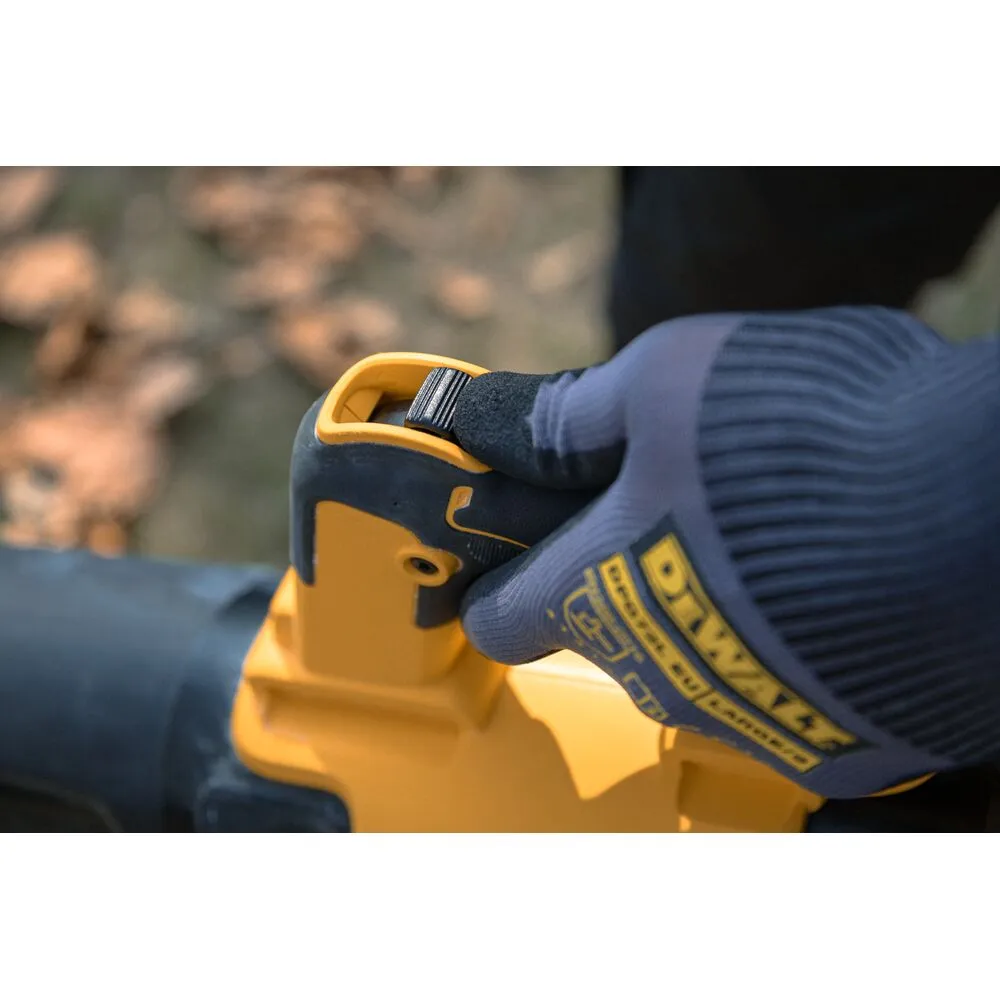 Pildil on näha DeWalt akutoitega lehepuhuri DCMBL562P1 otsik.