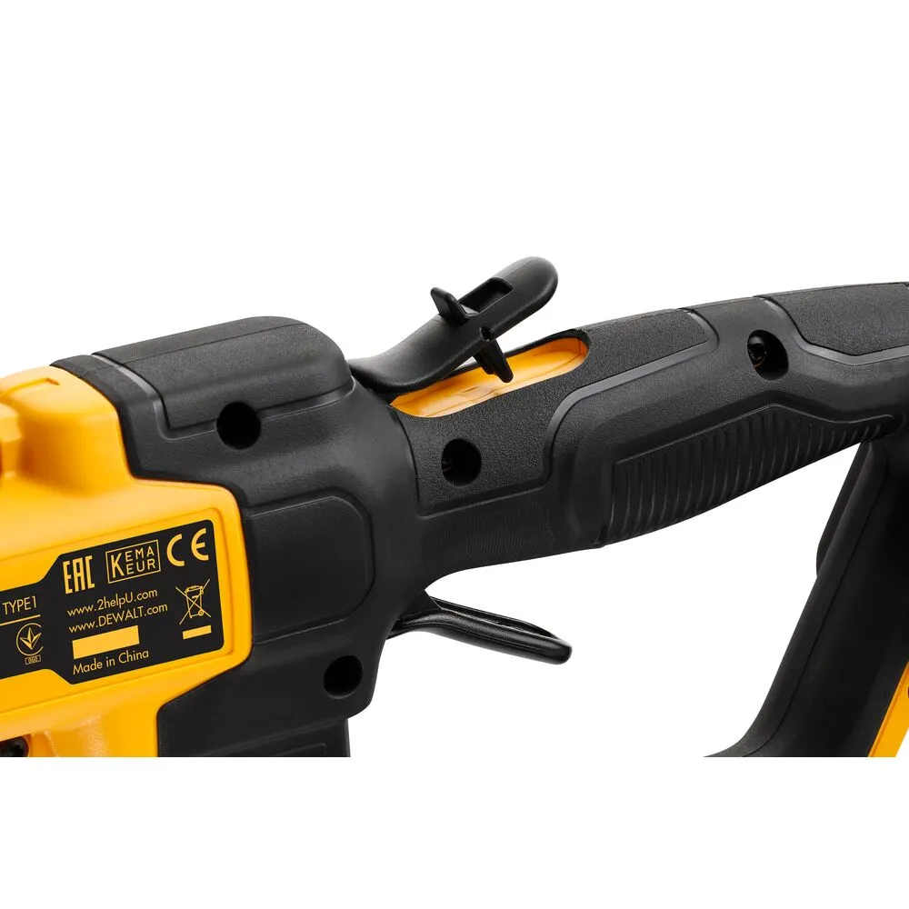 Pildil on DeWalt akuga kõrghekilõikur DCMPH566N, näha on seadme osa ja märgistust.
