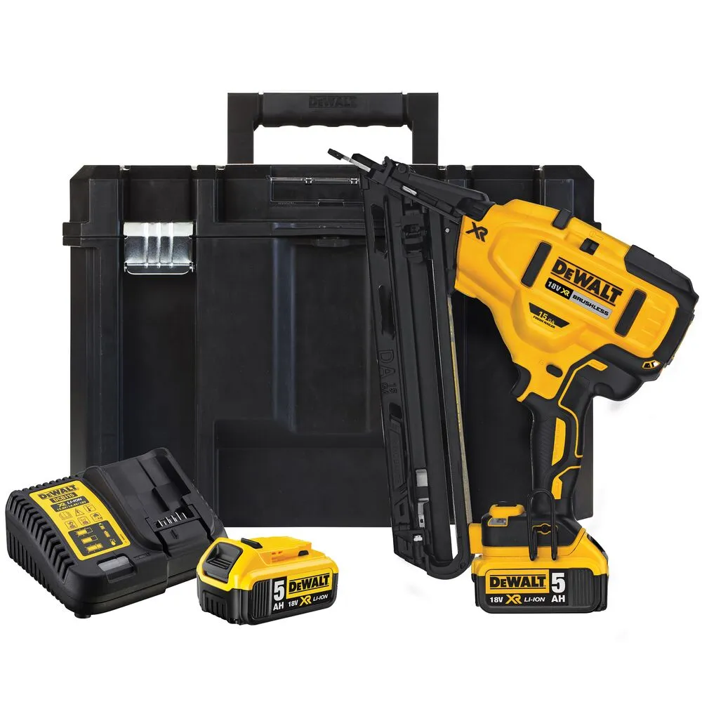 Аккумуляторный гвоздезабивной пистолет DeWalt DCN650P2