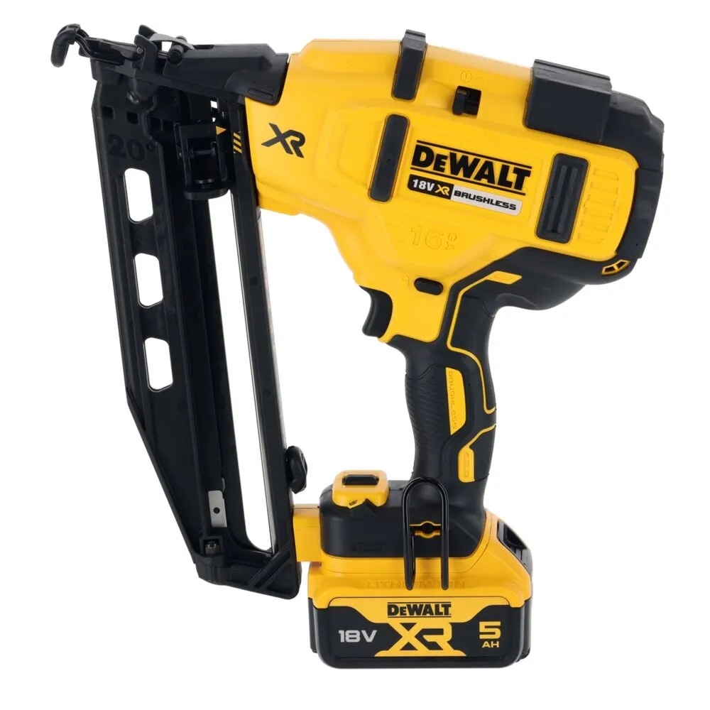 Аккумуляторный гвоздезабивной пистолет DeWalt DCN660P2