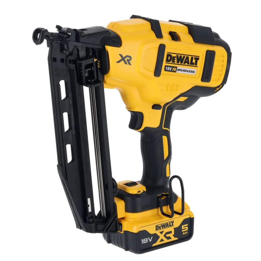 Аккумуляторный гвоздезабивной пистолет DeWalt DCN660P2