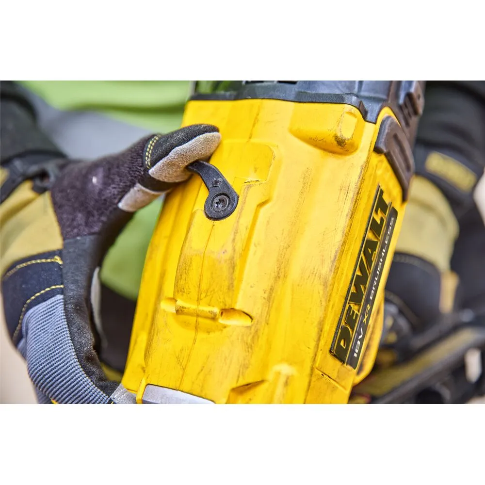 Аккумуляторный гвоздезабивной пистолет DeWalt DCN930P2
