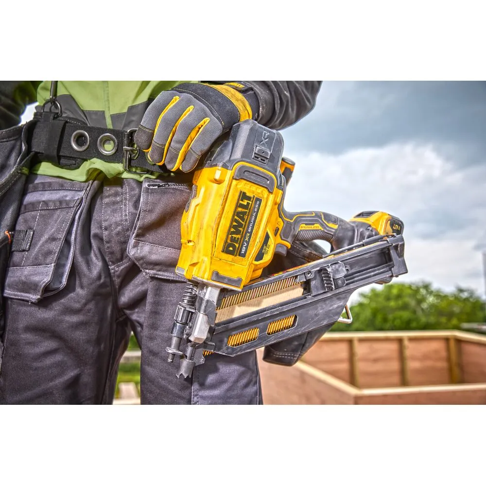 Аккумуляторный гвоздезабивной пистолет DeWalt DCN930P2