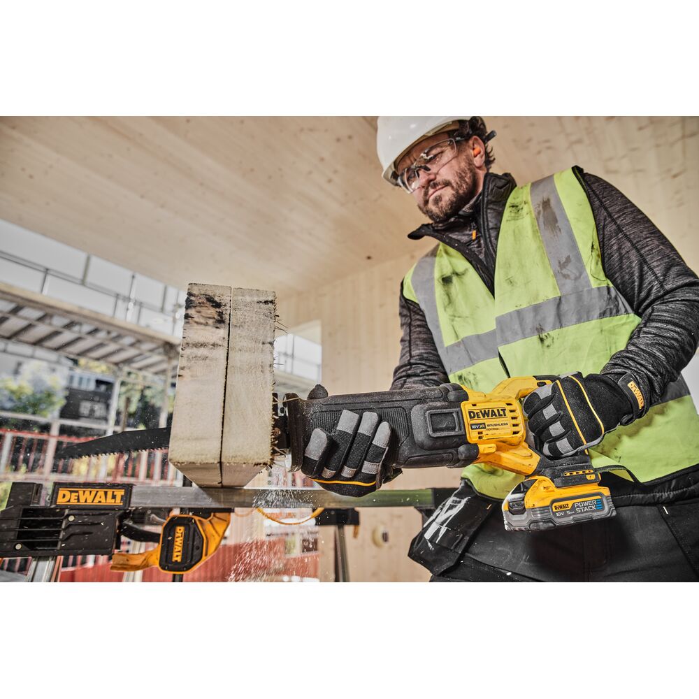 Аккумуляторная сабельная пила DeWalt DCS386H2T