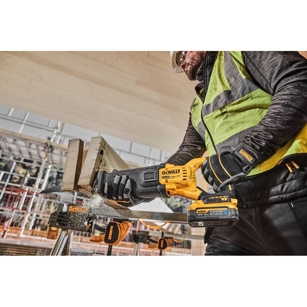 Аккумуляторная сабельная пила DeWalt DCS386H2T