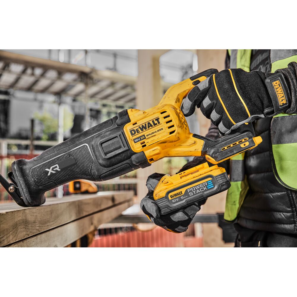 Аккумуляторная сабельная пила DeWalt DCS386H2T