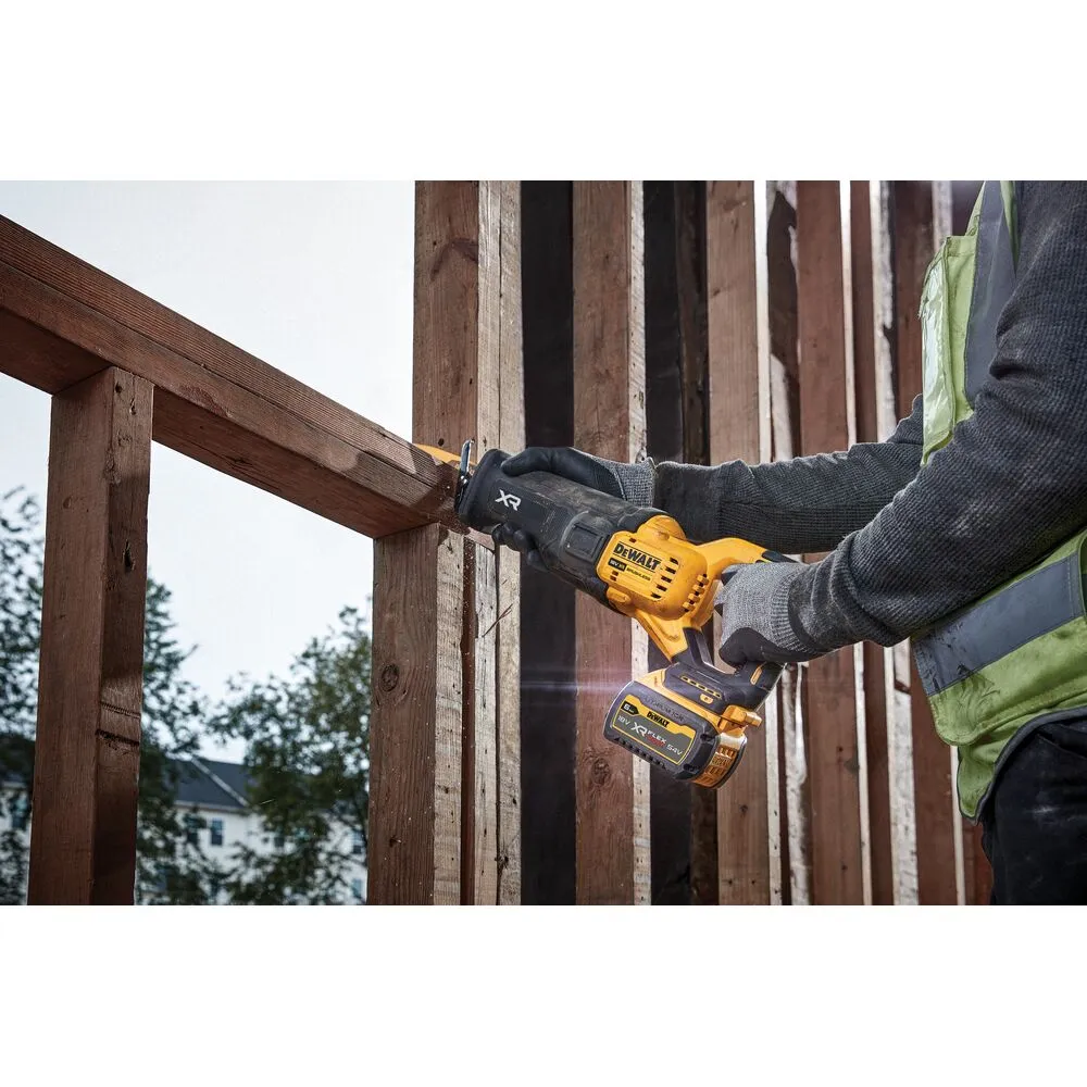 Аккумуляторная сабельная пила DeWalt DCS386NT, без аккумулятора и зарядного устройства
