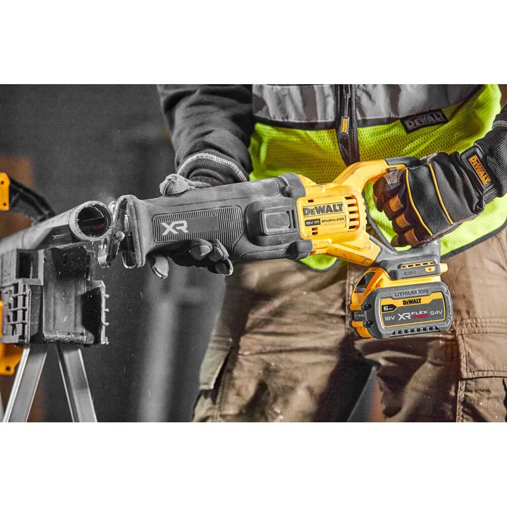 Аккумуляторная сабельная пила DeWalt DCS386NT, без аккумулятора и зарядного устройства