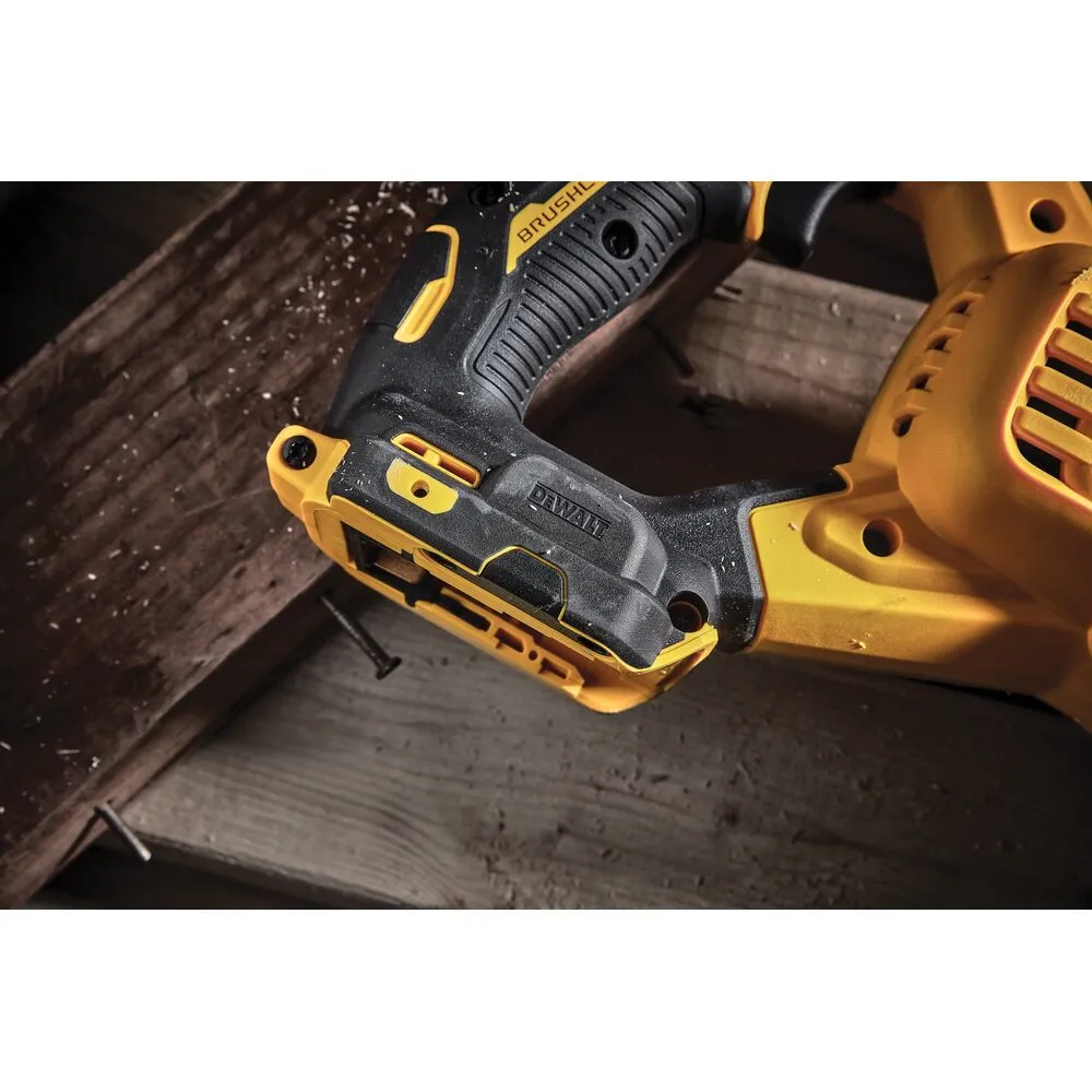 Аккумуляторная сабельная пила DeWalt DCS386NT, без аккумулятора и зарядного устройства