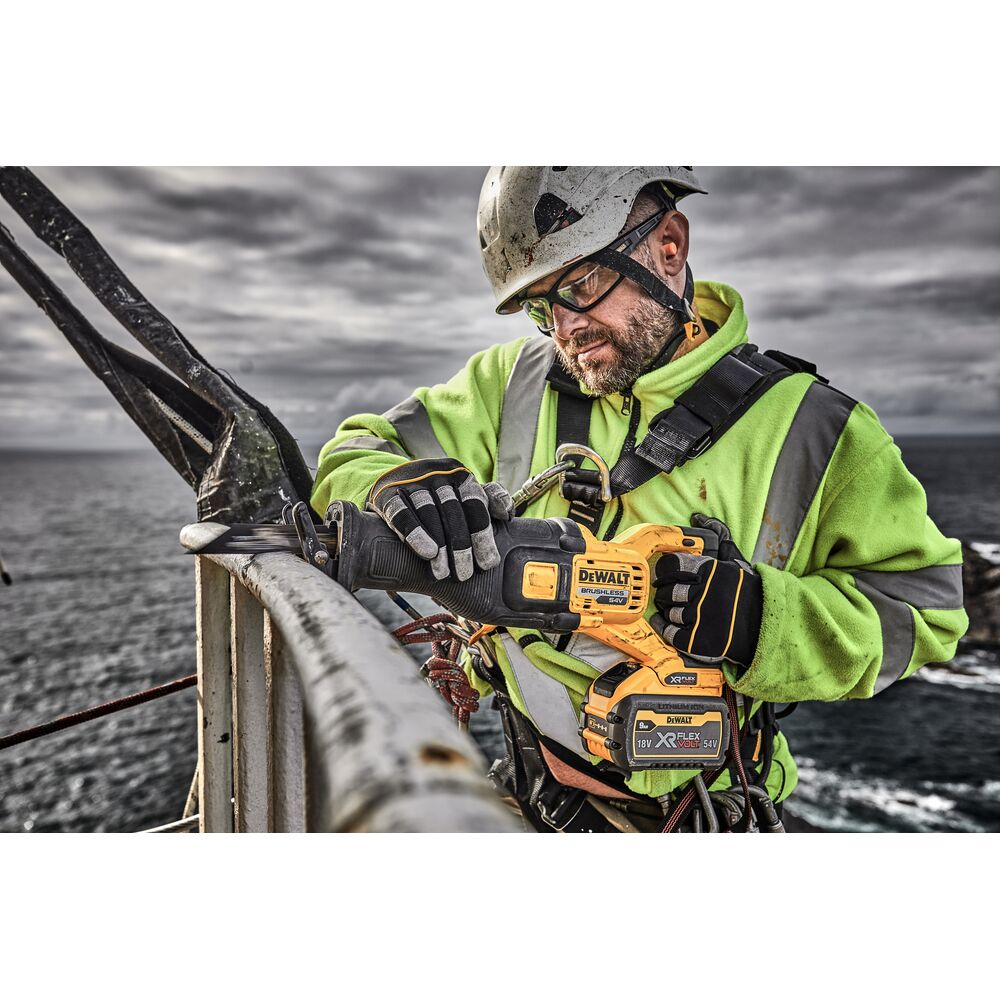 Аккумуляторная сабельная пила DeWalt DCS389X2