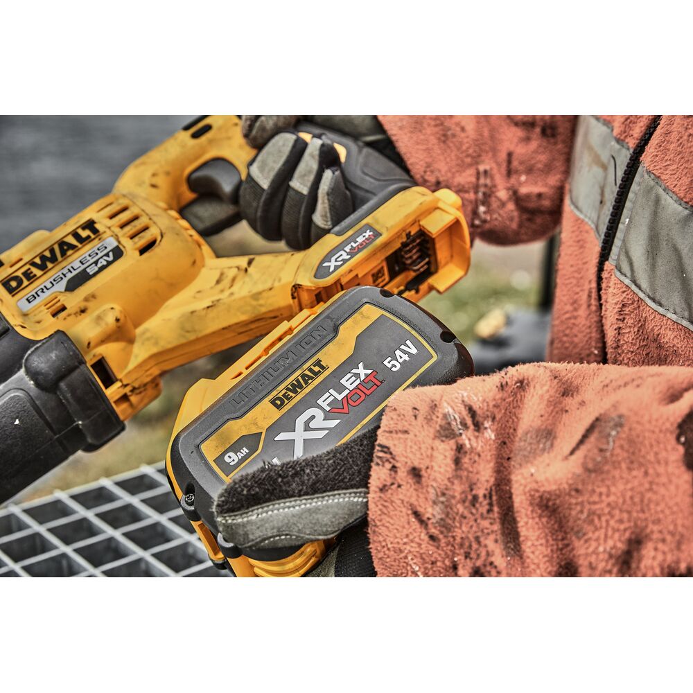 Аккумуляторная сабельная пила DeWalt DCS389X2