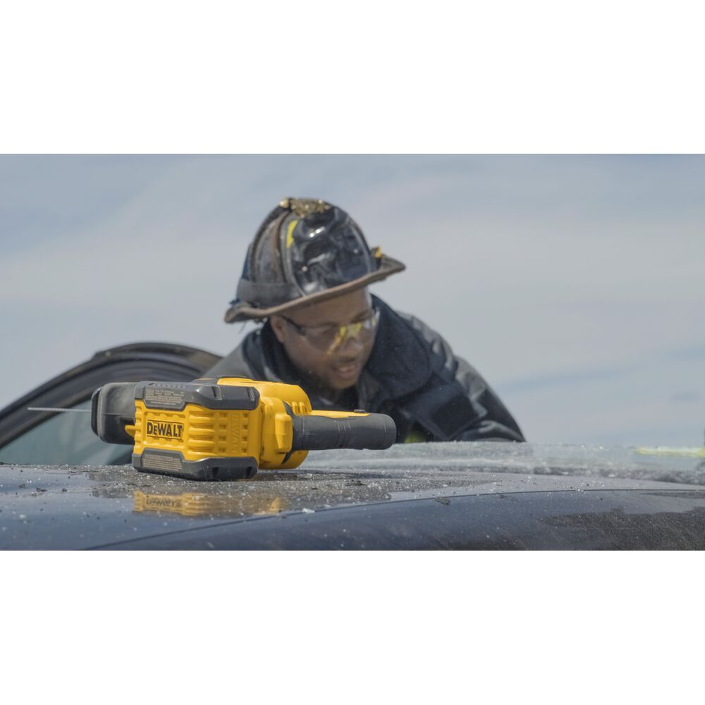 Аккумуляторная сабельная пила DeWalt DCS389X2