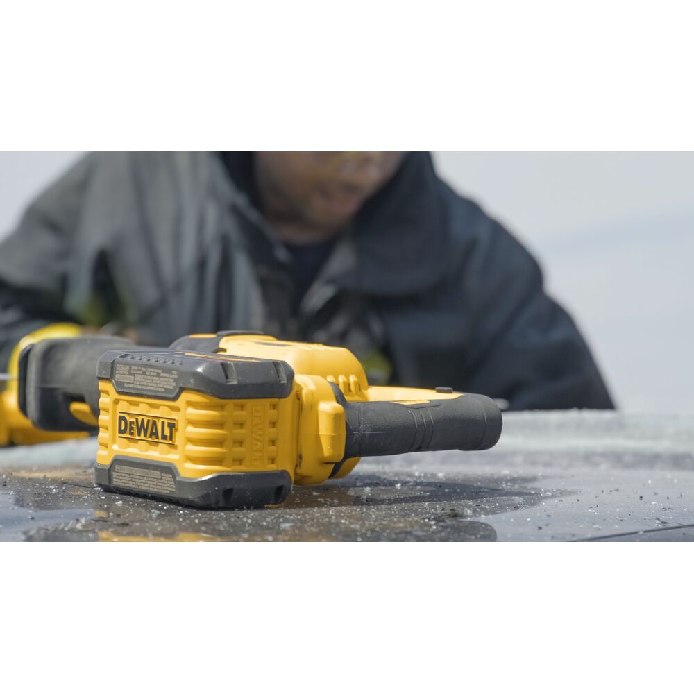 Аккумуляторная сабельная пила DeWalt DCS389X2