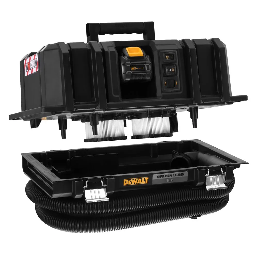 Pildil on DeWalt akuga vee- ja tolmuimeja Flexvolt DCV586MT2 koos laadija, akude, vooliku ja tolmukottidega.