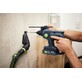 Pildil näeb inimest kasutamas Festool akupuurvasarat KHC-S 18-Basic, mis on kinnitatud tolmuimeja külge, et vältida tolmu...