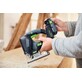 Pildil on kujutatud Festool akutikksaag PSBC 500 EB-Basic, millel kasutaja paigaldab akut.