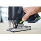 Pildil näed Festool akutikksaagi PSC 500 EB-Basic, millel inimene hoiab käepidemest kinni ja tööriist seisab puidust pinnale.