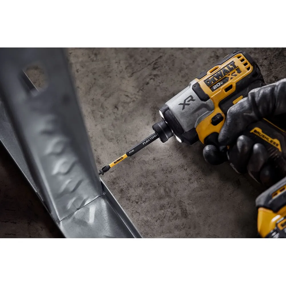 Pildil on näha DeWalt XR löökotsak Impact Torsion PH2, mida kasutatakse metallkonstruktsiooni kokkupanemiseks.