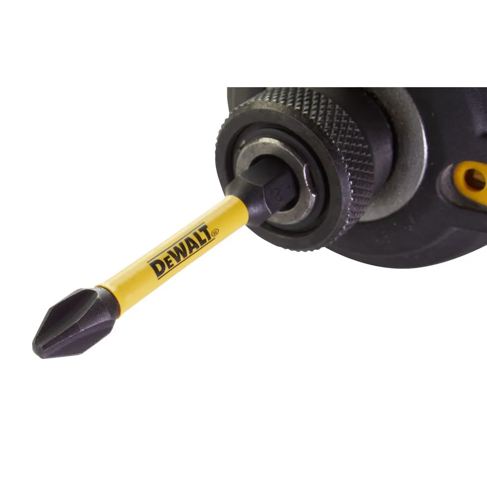 Pildil on näha DeWalt FLEXTORQ löökotsak, mis on sisestatud kruvikeeraja padrunisse.